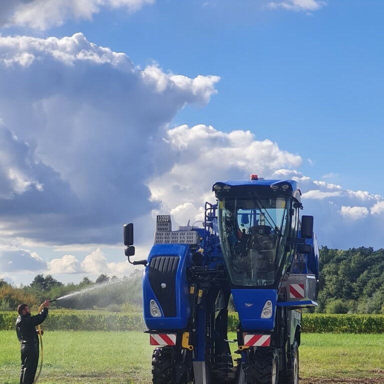 Nettoyage de la machine à vendanger